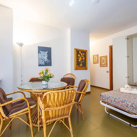 Апартаменты Appartamento Gaya 2Br With Terrace - Happy Rentals